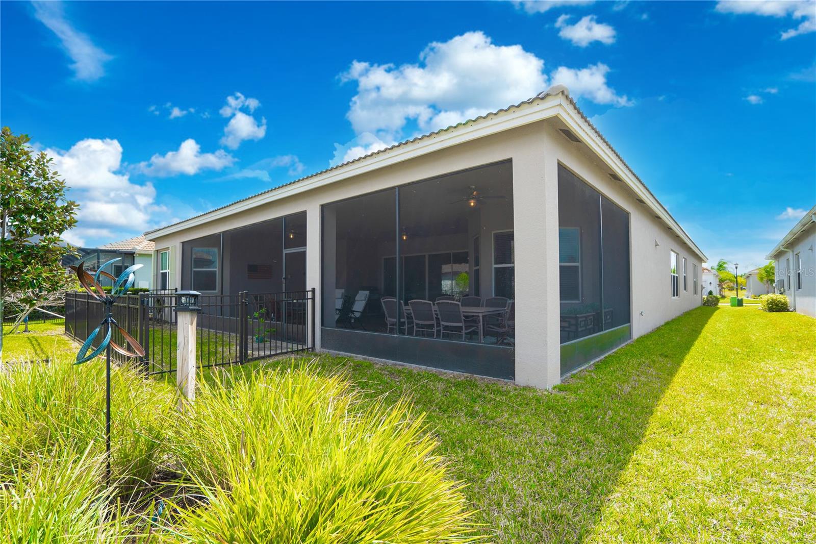 Listing photo id 40 for 4924 Pamplona Court