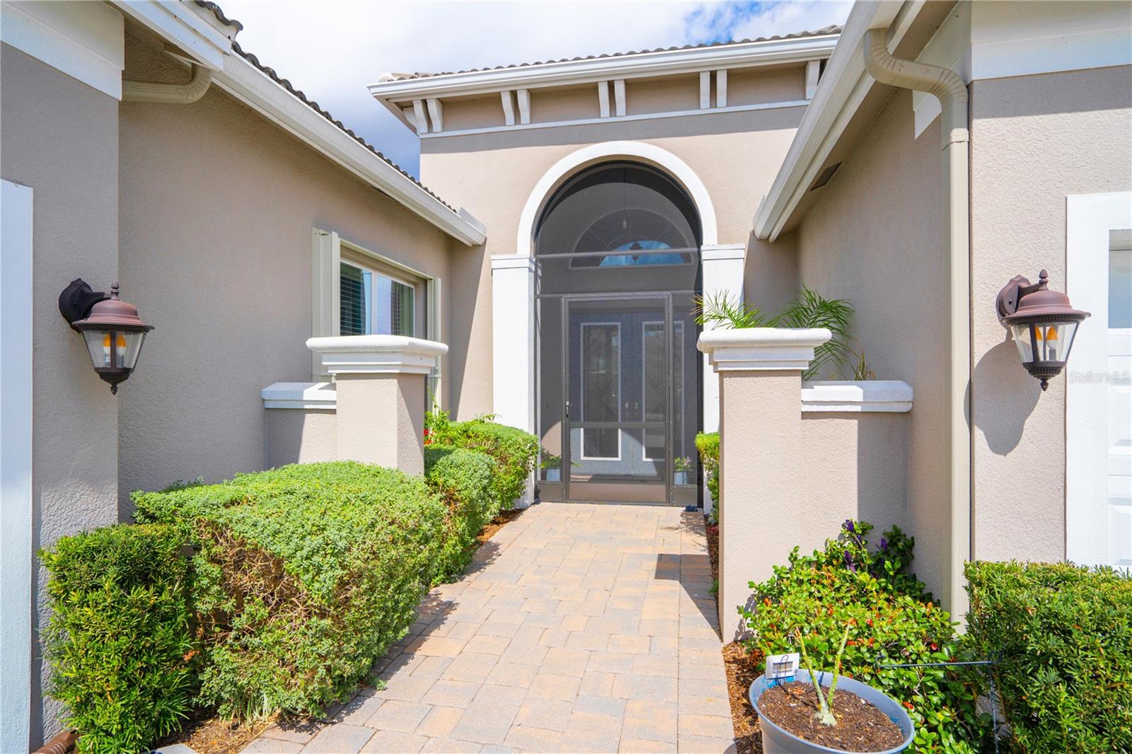 Listing photo id 46 for 4924 Pamplona Court