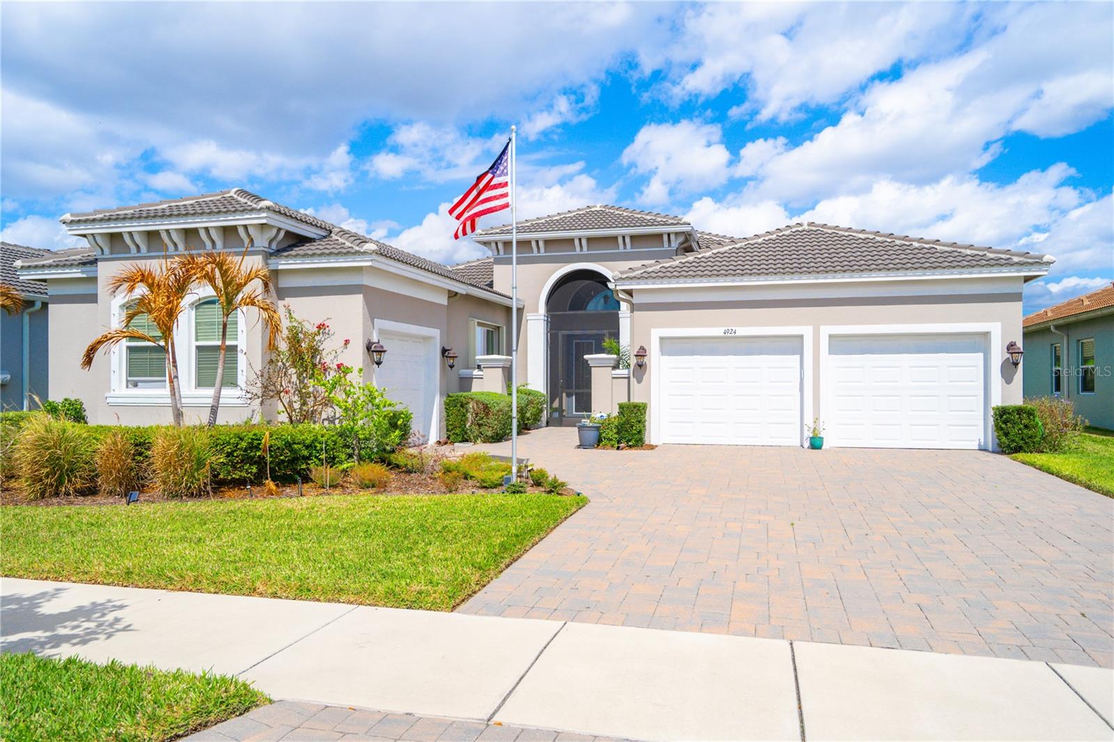 Listing photo id 50 for 4924 Pamplona Court