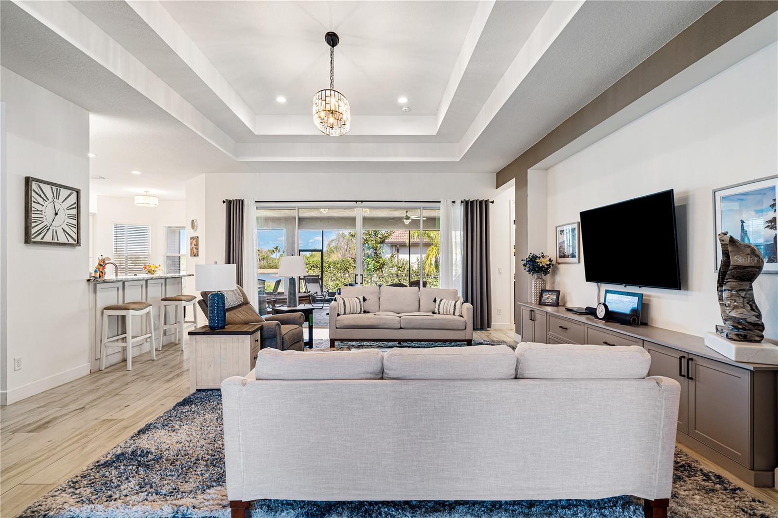 Listing photo id 5 for 4924 Pamplona Court