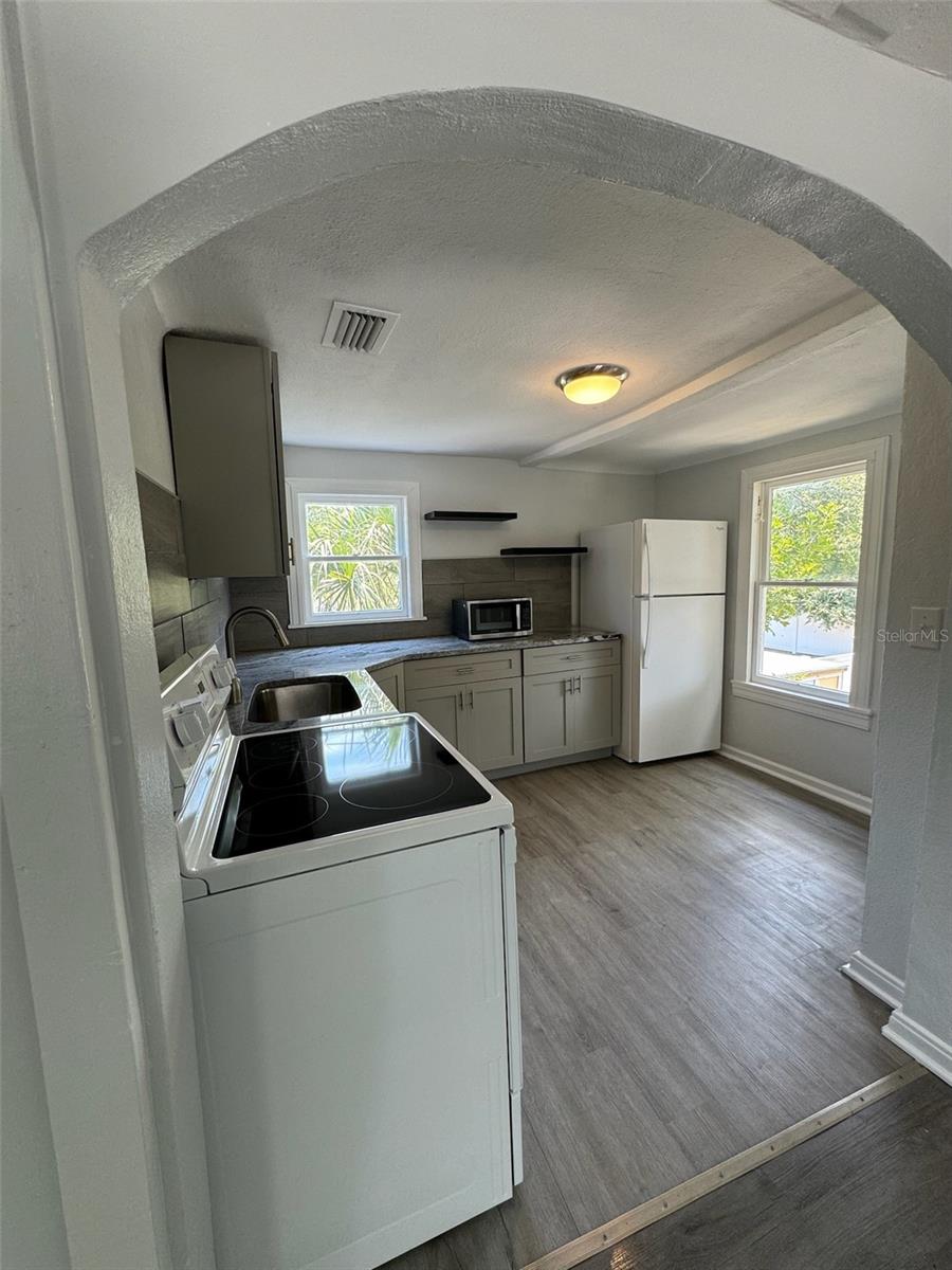 Image 15 of 35 For 2650 25th Avenue N