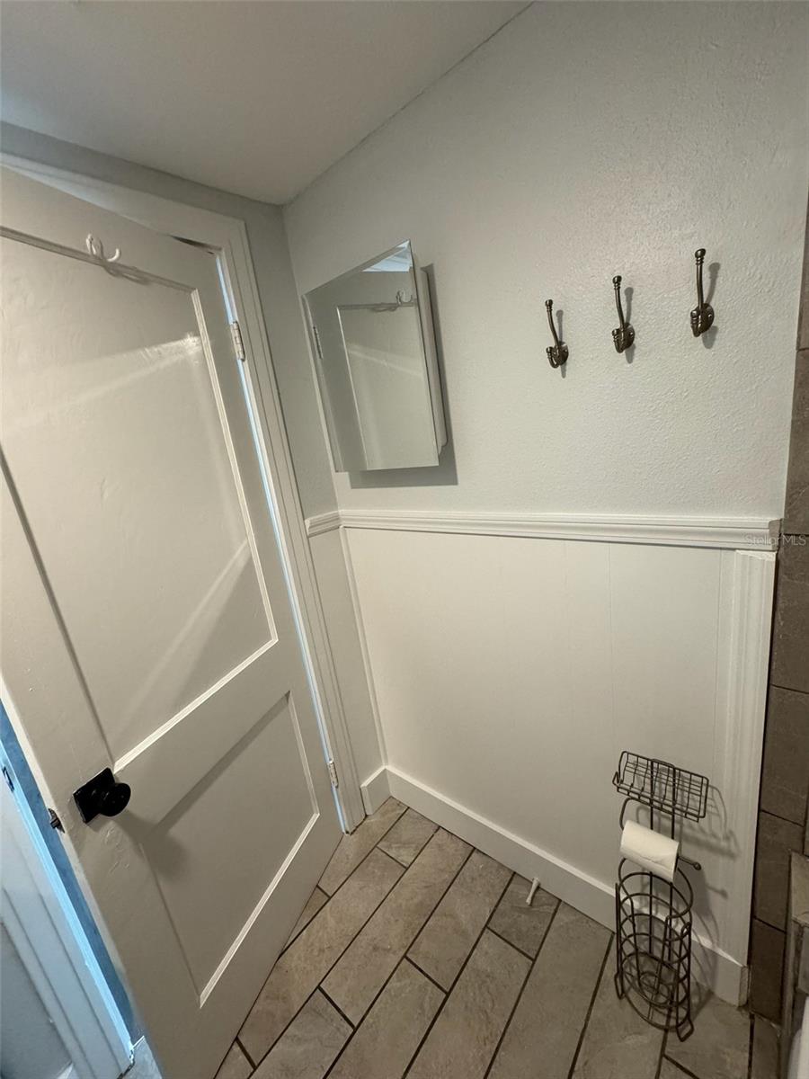 Image 18 of 35 For 2650 25th Avenue N