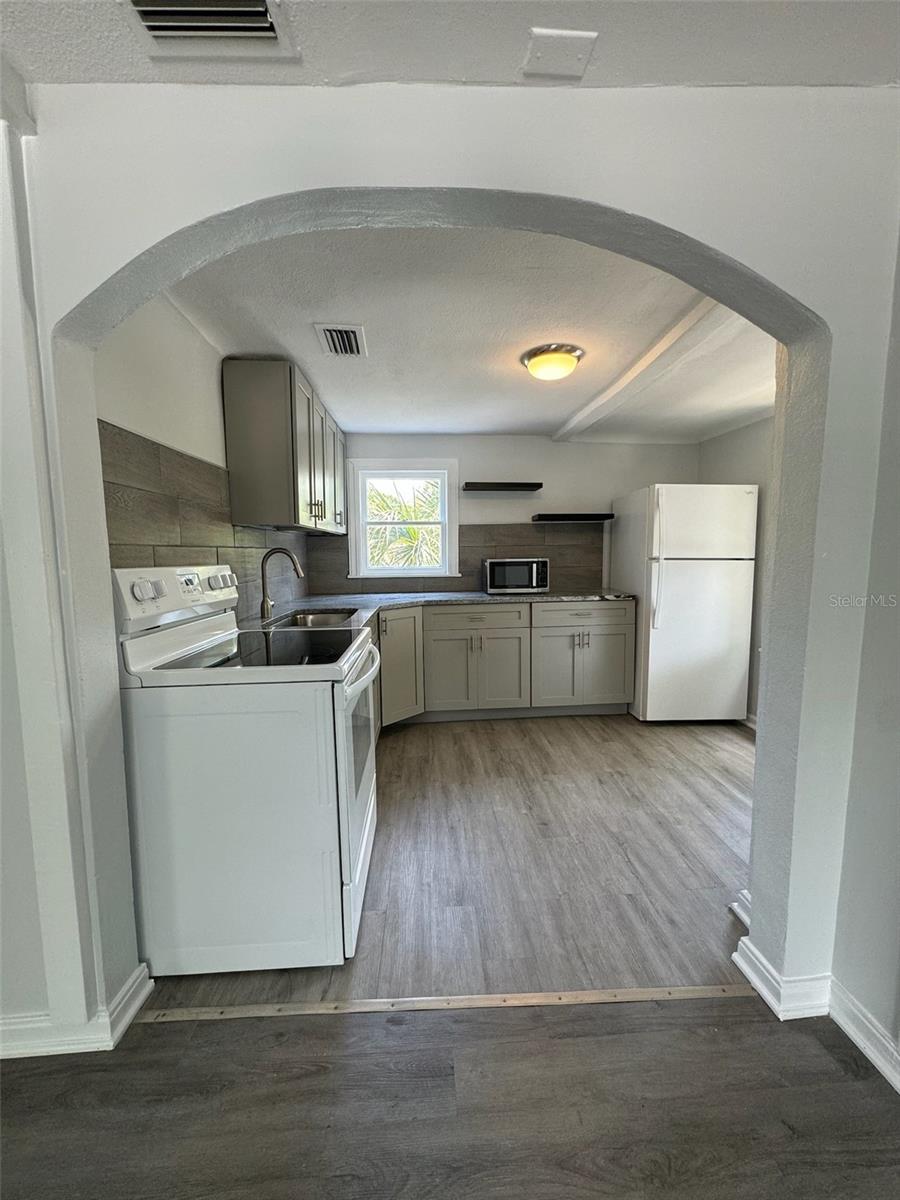 Image 21 of 35 For 2650 25th Avenue N