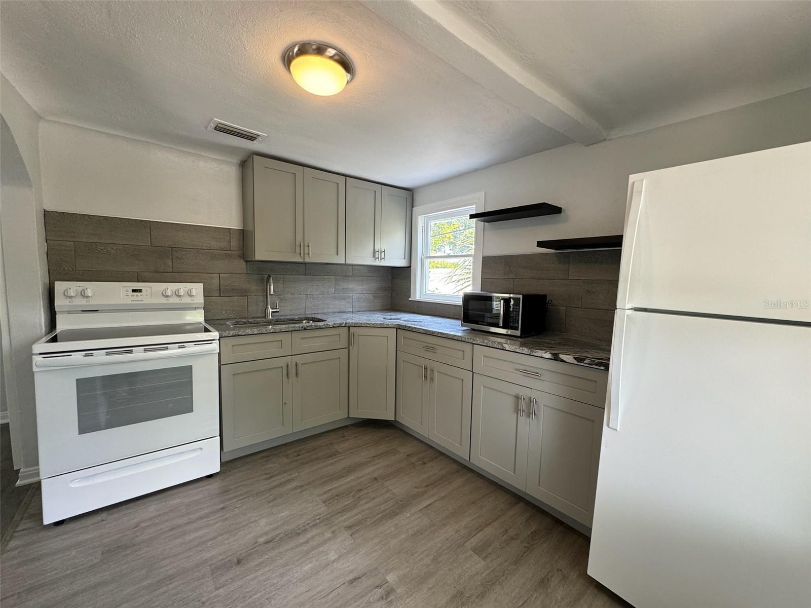 Image 25 of 35 For 2650 25th Avenue N