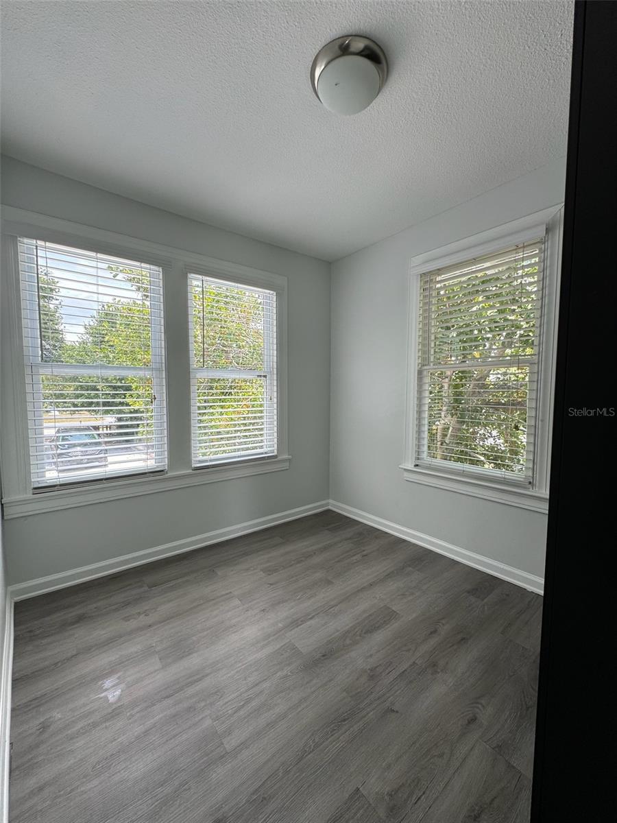 Image 27 of 35 For 2650 25th Avenue N