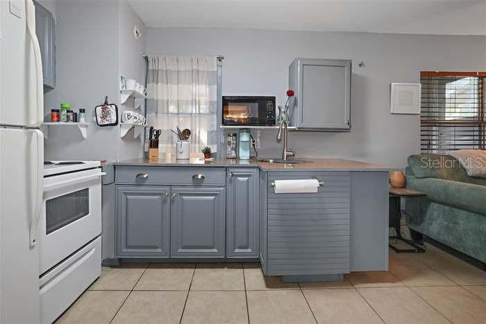 Image 3 of 35 For 2650 25th Avenue N