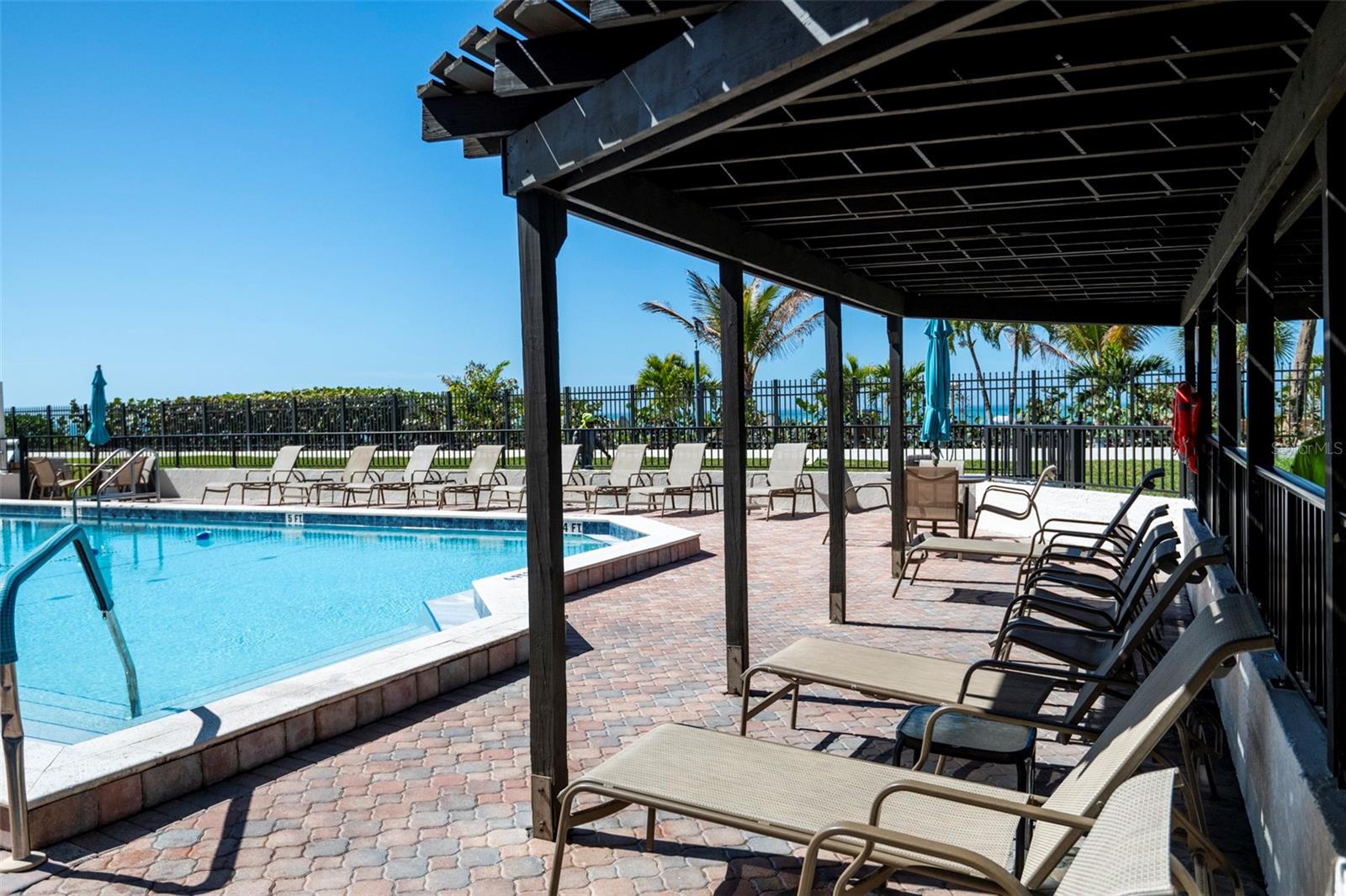 Image 27 of 40 For 7100 Sunset Way 810