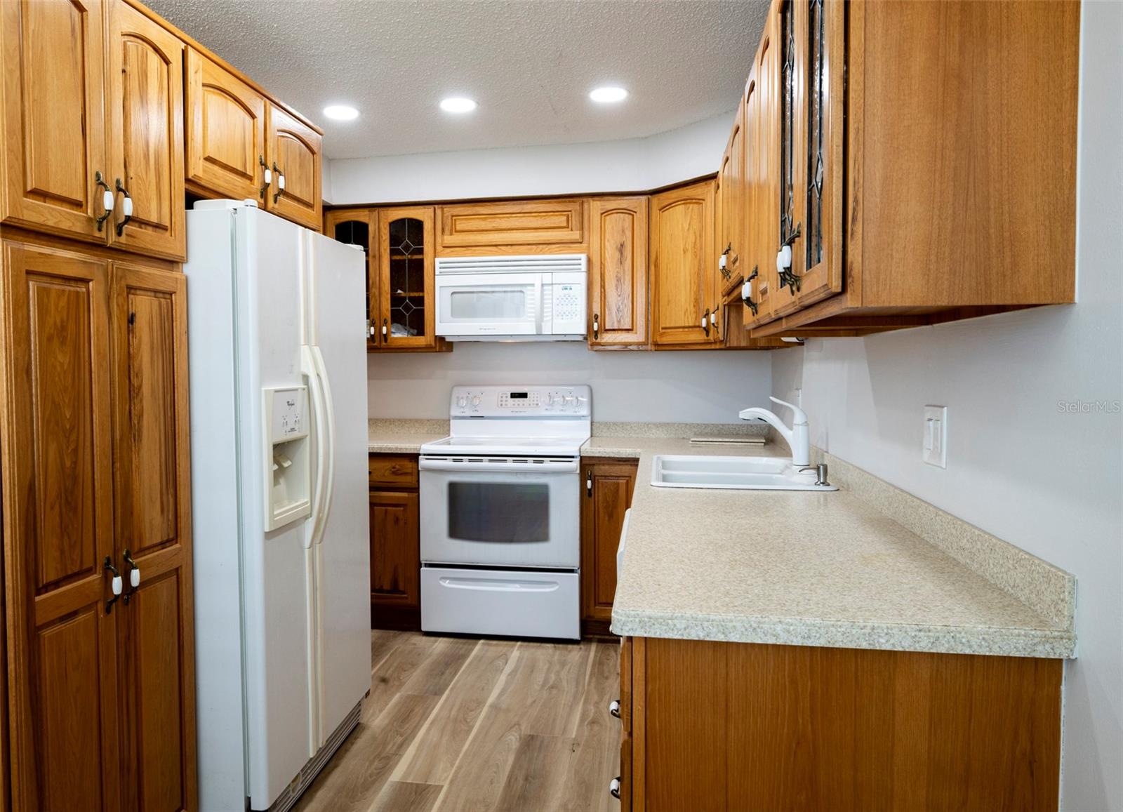 Image 3 of 40 For 7100 Sunset Way 810