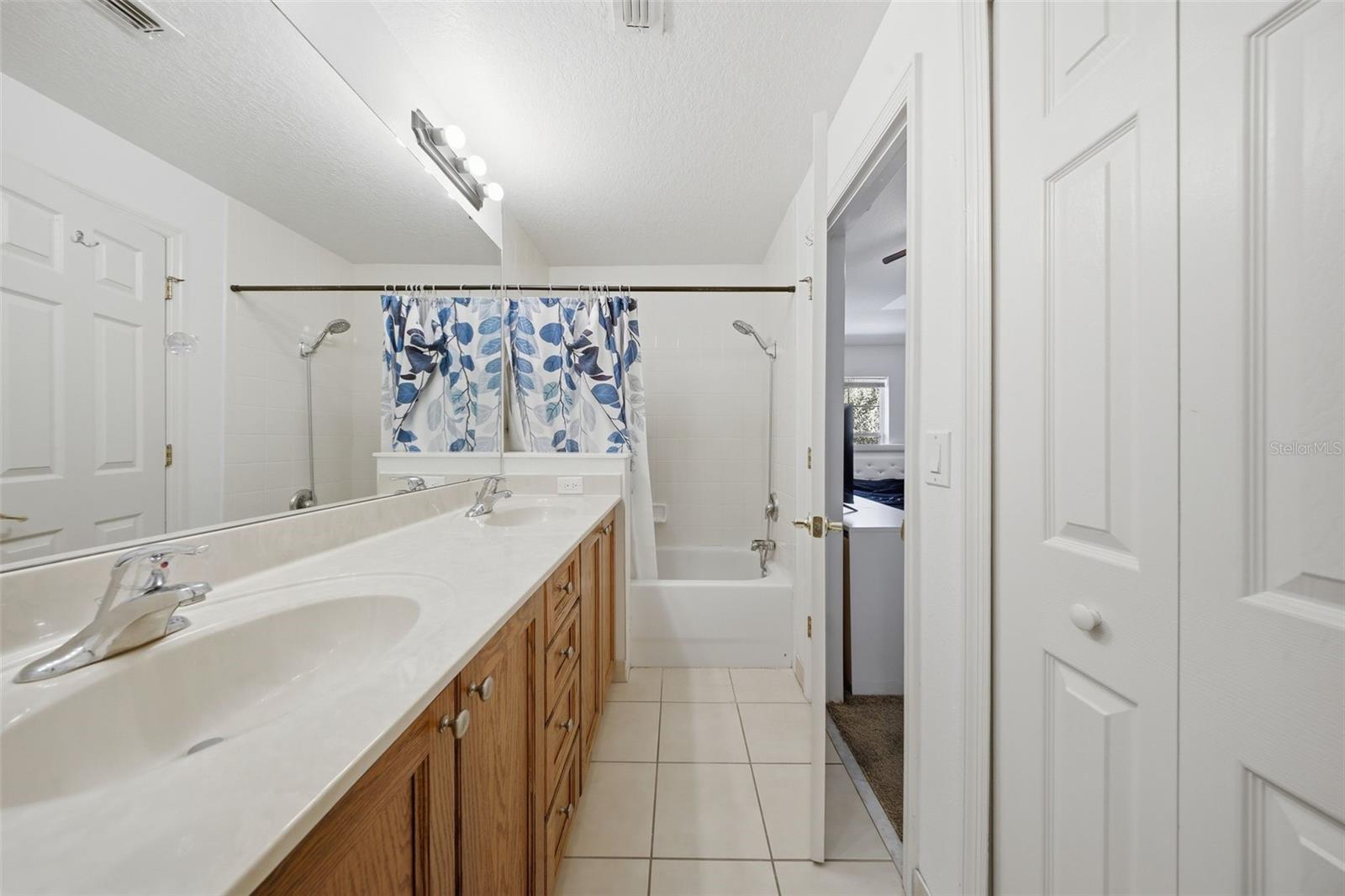 Image 17 of 27 For 10190 Regent Park Drive 2103