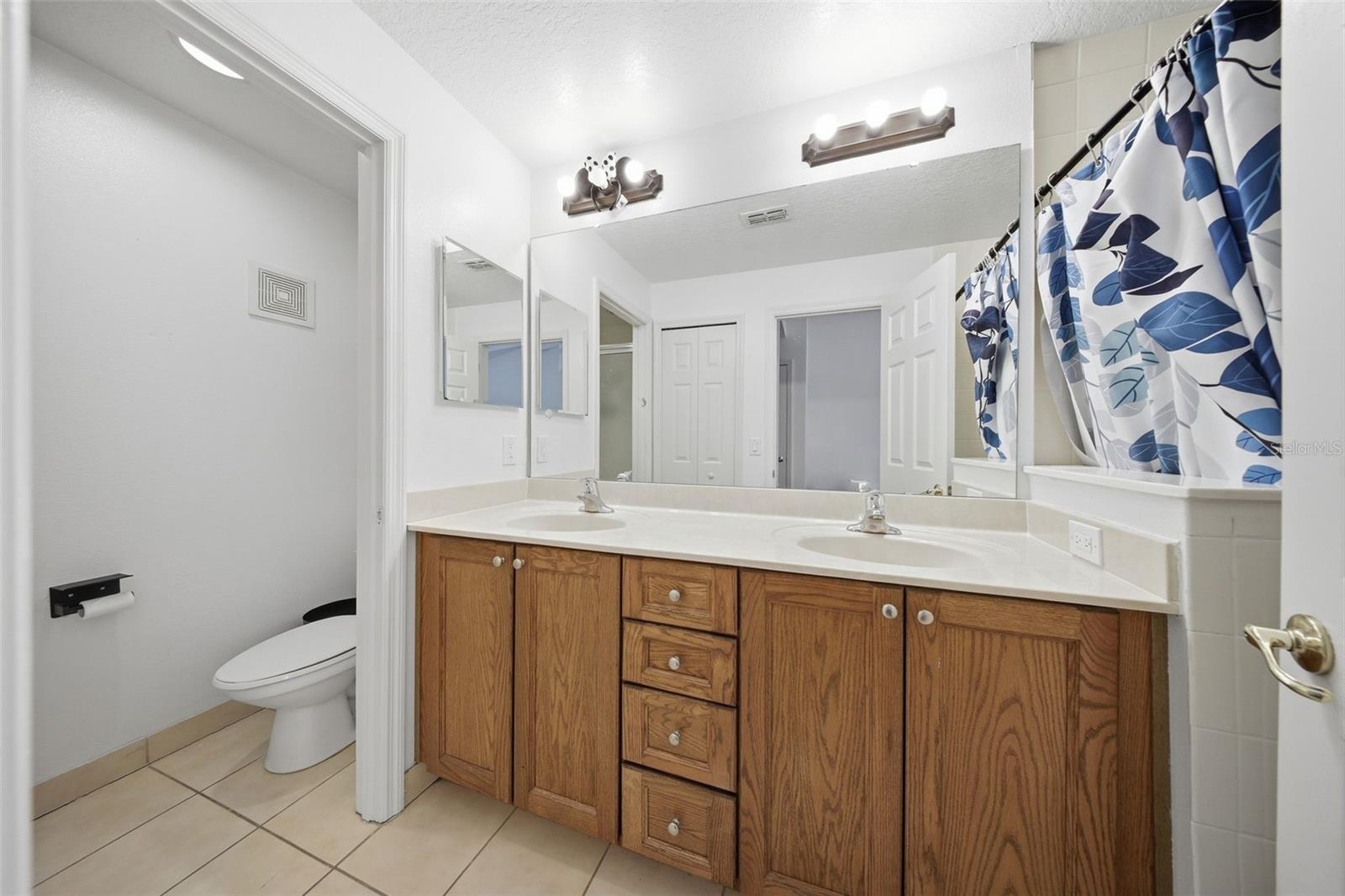 Image 23 of 27 For 10190 Regent Park Drive 2103