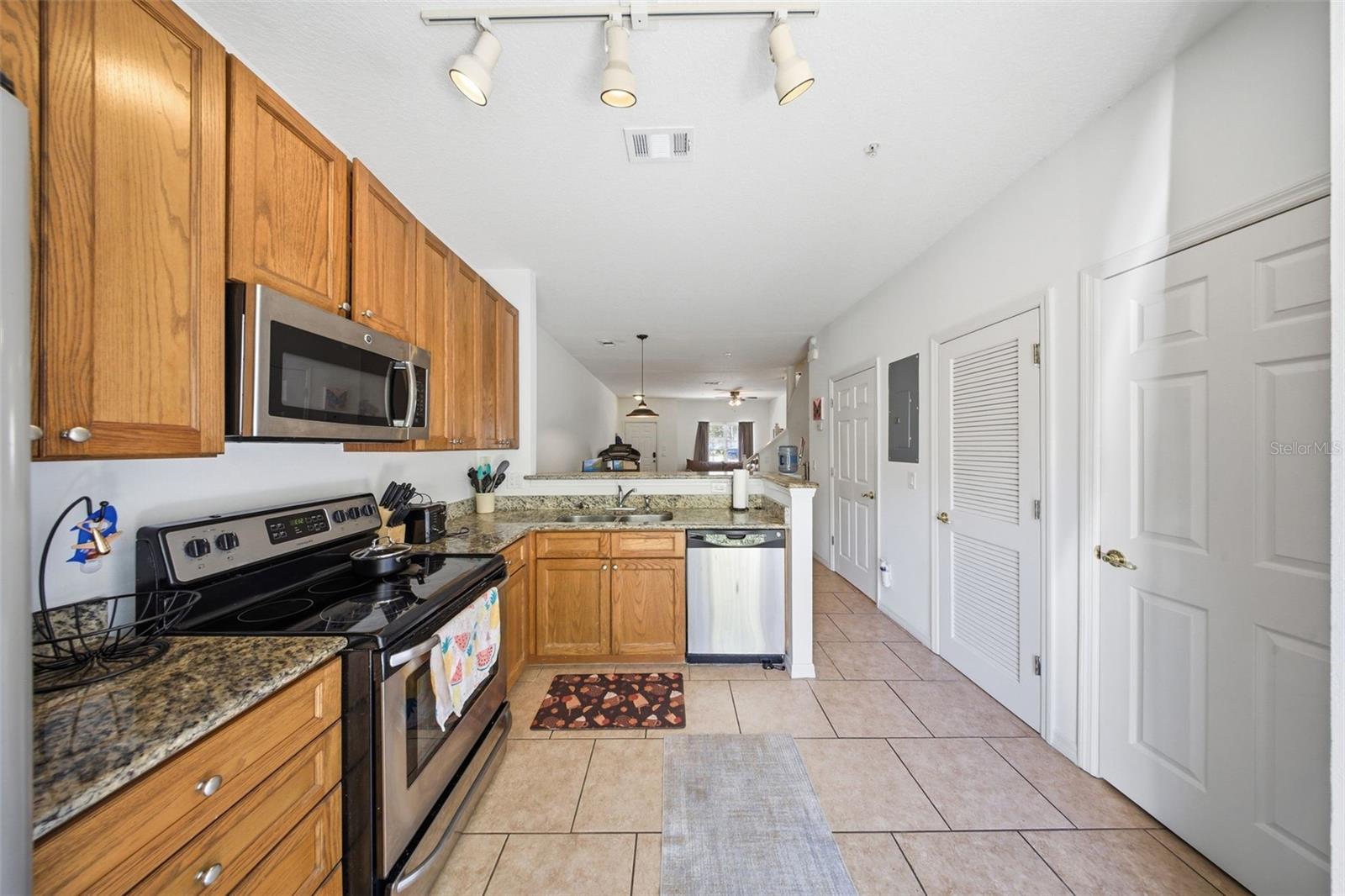 Image 9 of 27 For 10190 Regent Park Drive 2103