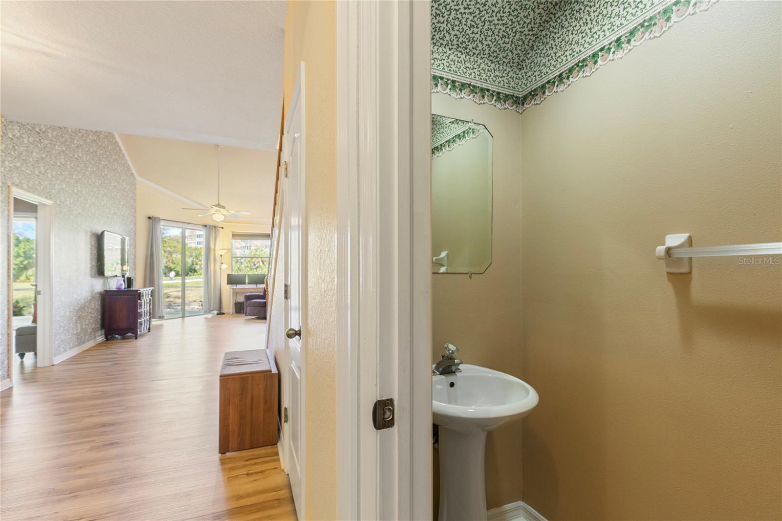 Image 10 of 39 For 1050 Starkey Road 2102