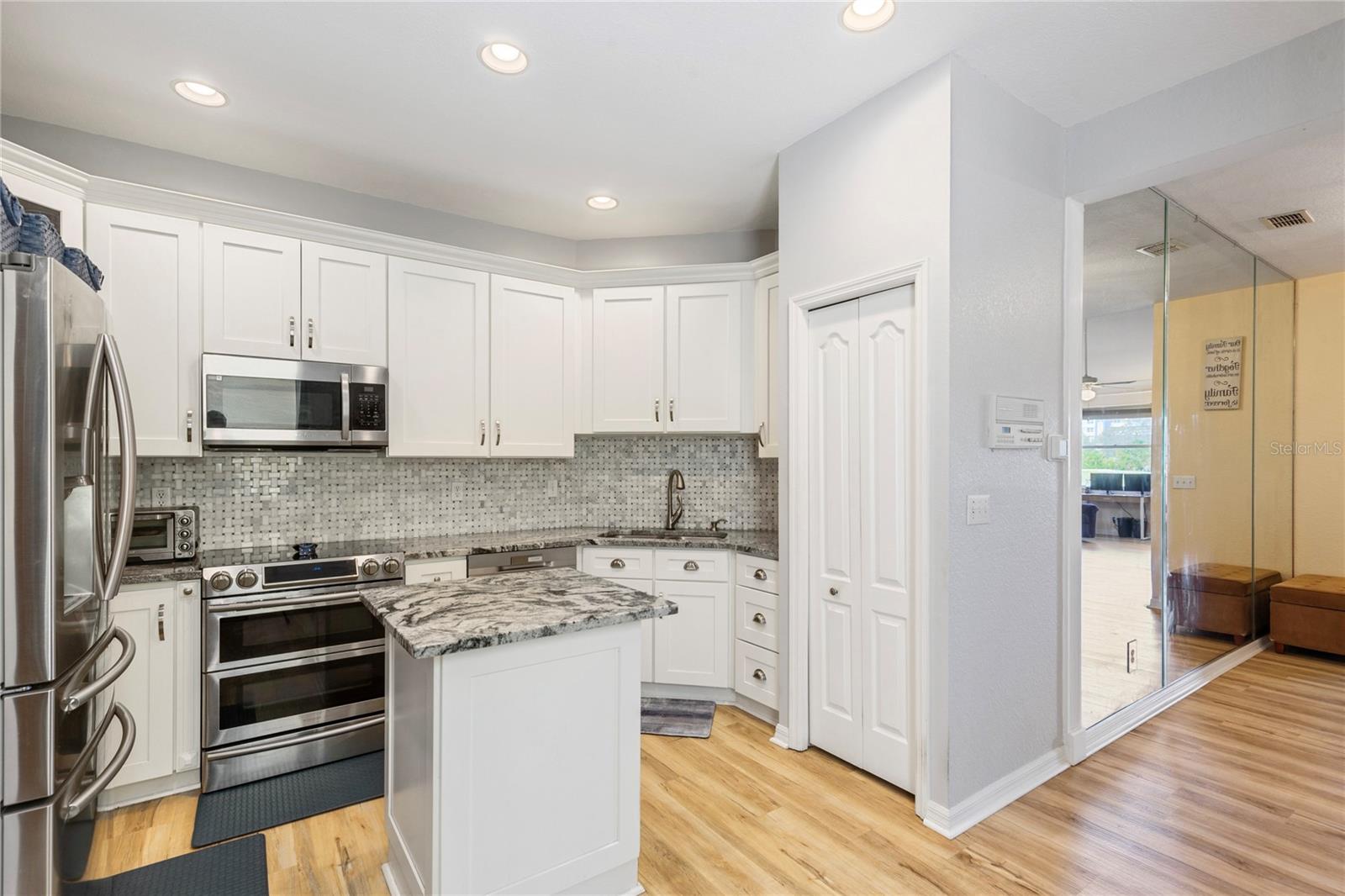 Image 4 of 39 For 1050 Starkey Road 2102