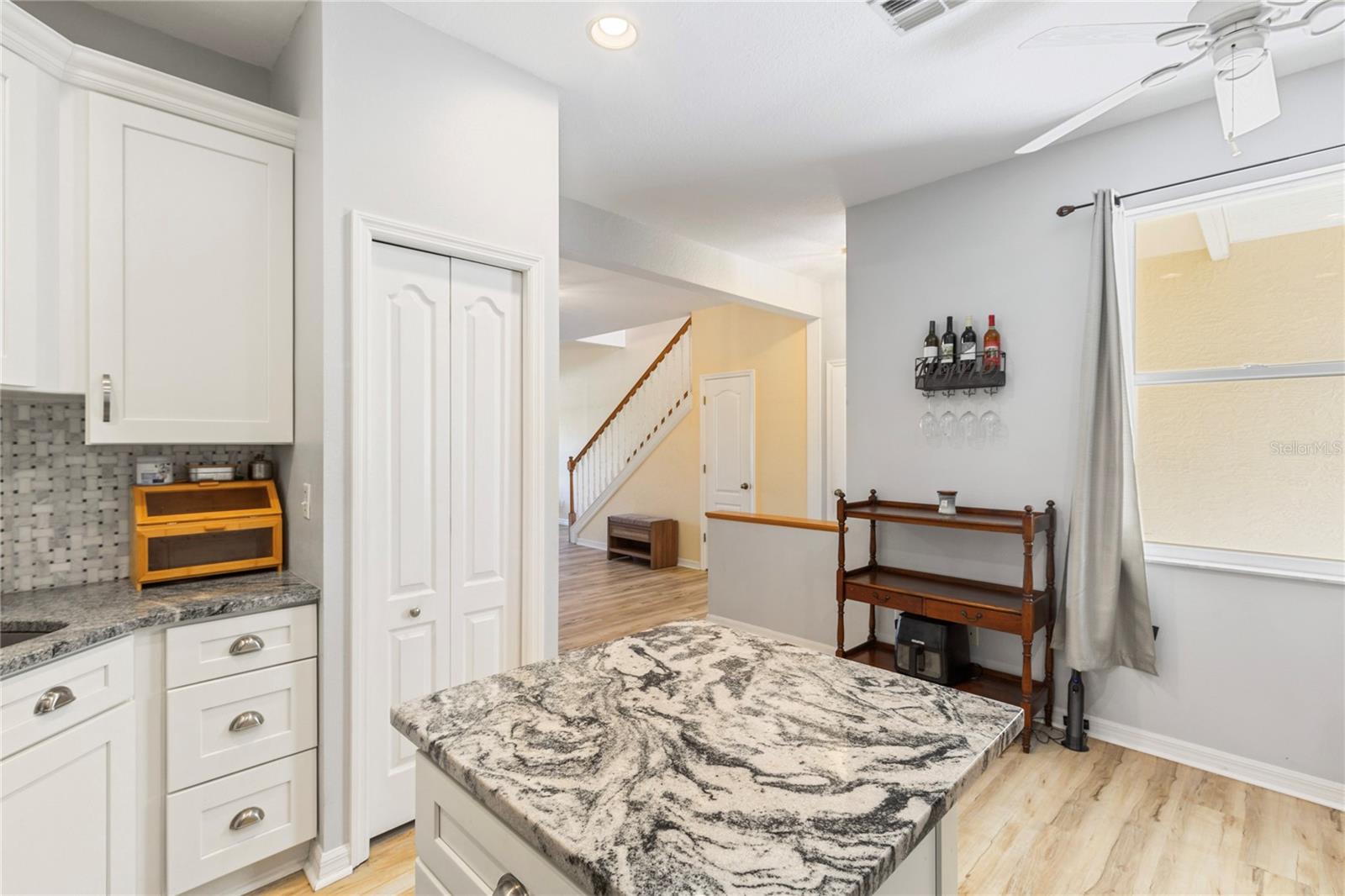 Image 5 of 39 For 1050 Starkey Road 2102