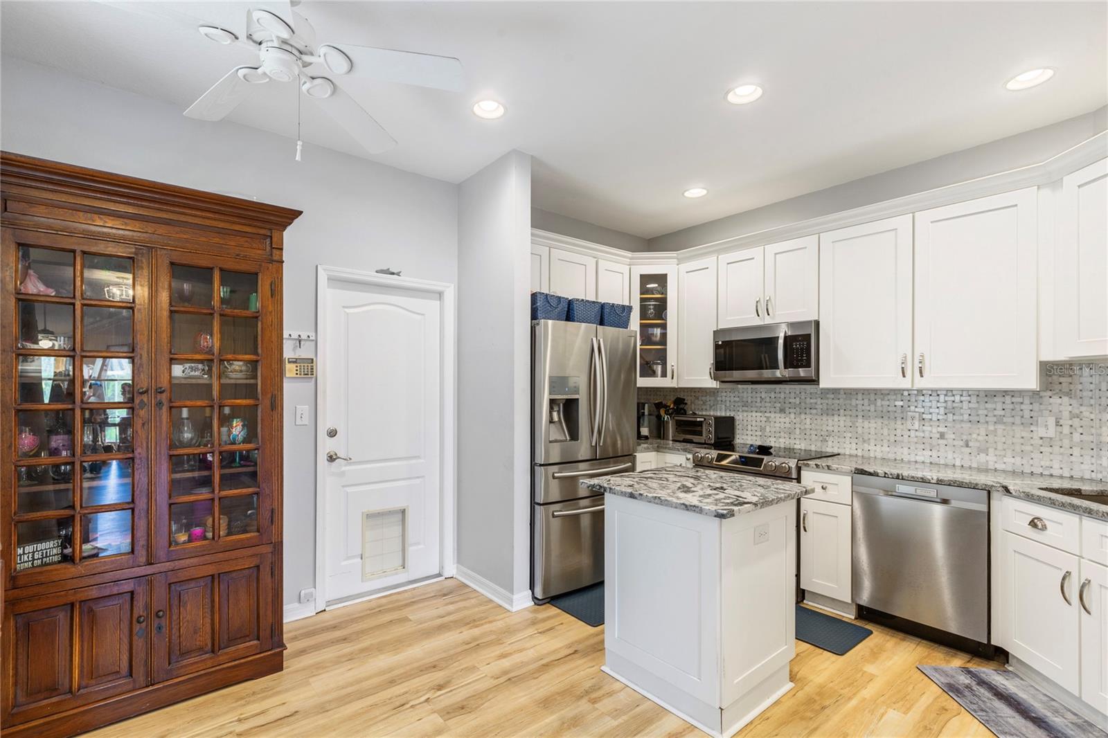 Image 6 of 39 For 1050 Starkey Road 2102