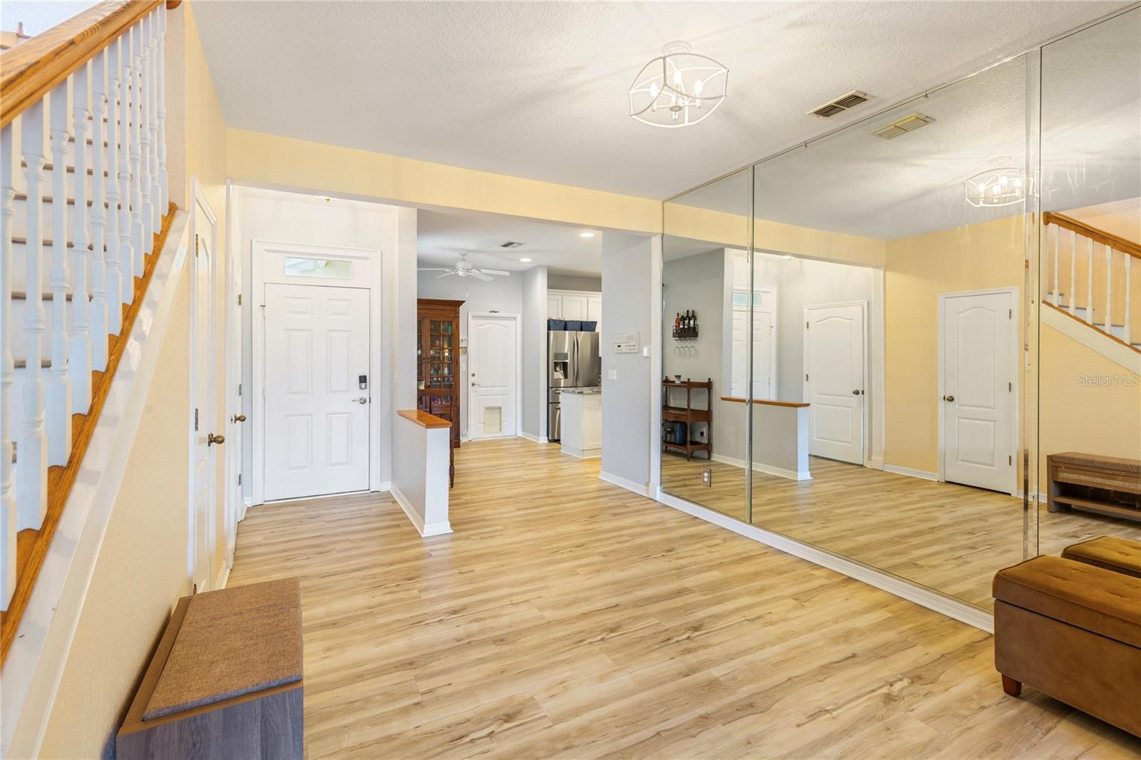 Image 7 of 39 For 1050 Starkey Road 2102