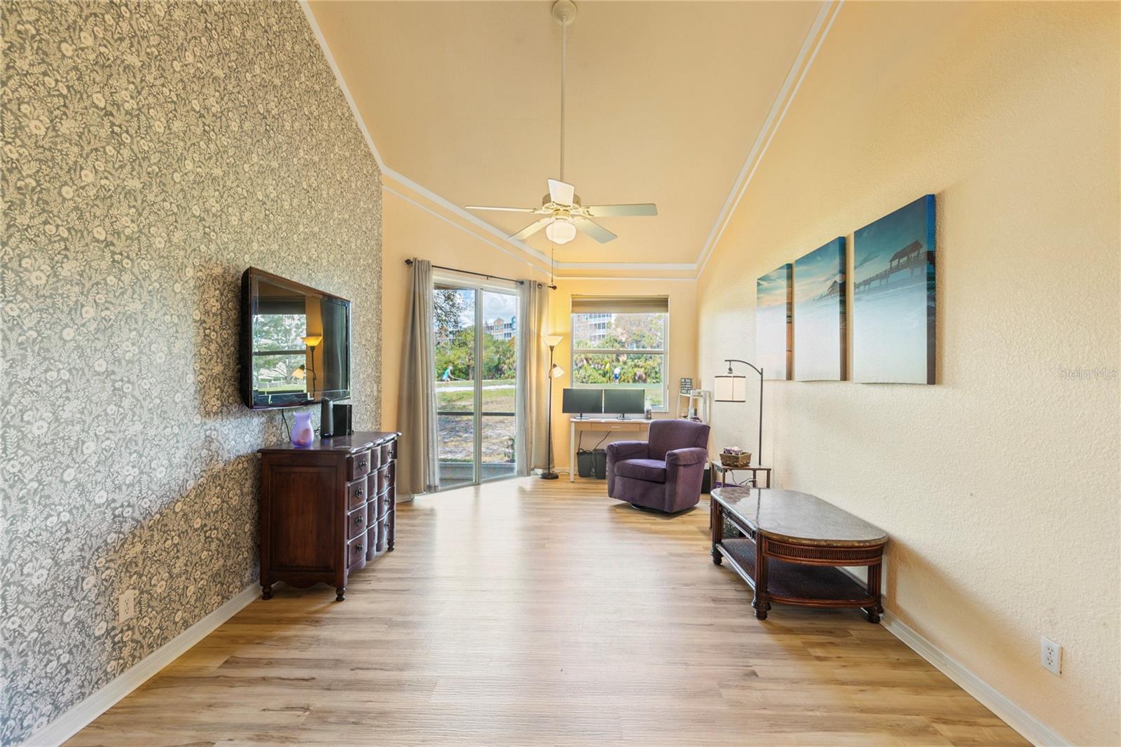 Image 9 of 39 For 1050 Starkey Road 2102