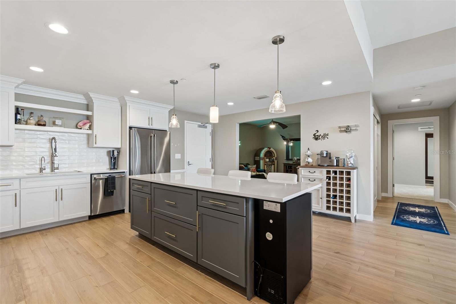 Image 11 of 100 For 920 Osceola Avenue 604