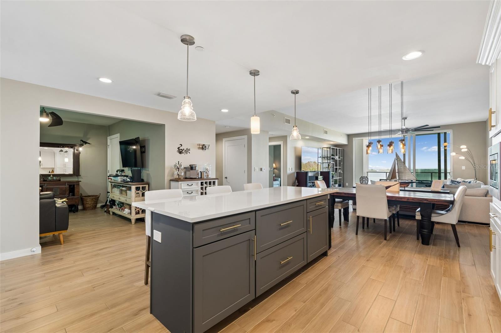 Image 13 of 100 For 920 Osceola Avenue 604