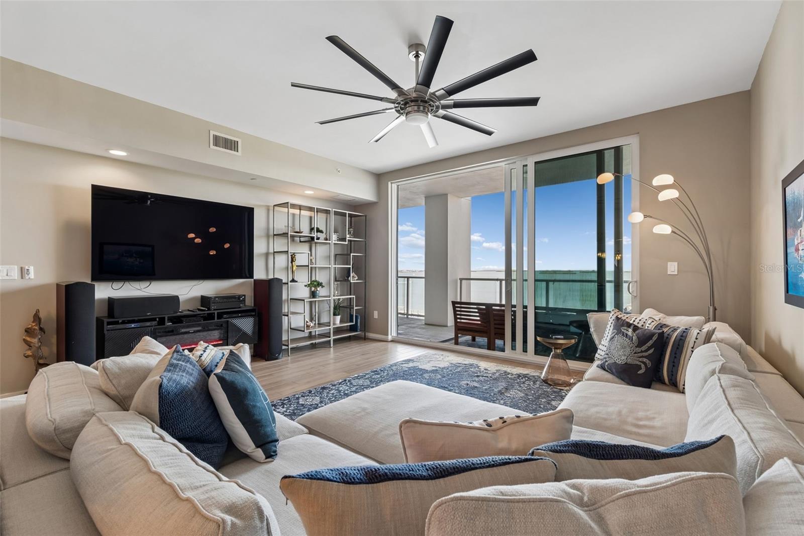 Image 23 of 100 For 920 Osceola Avenue 604