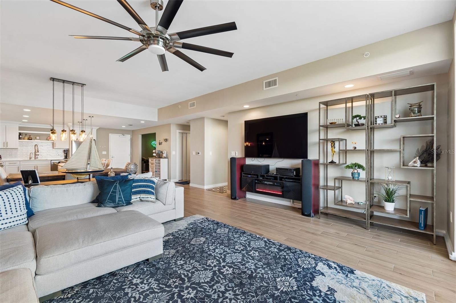 Image 29 of 100 For 920 Osceola Avenue 604