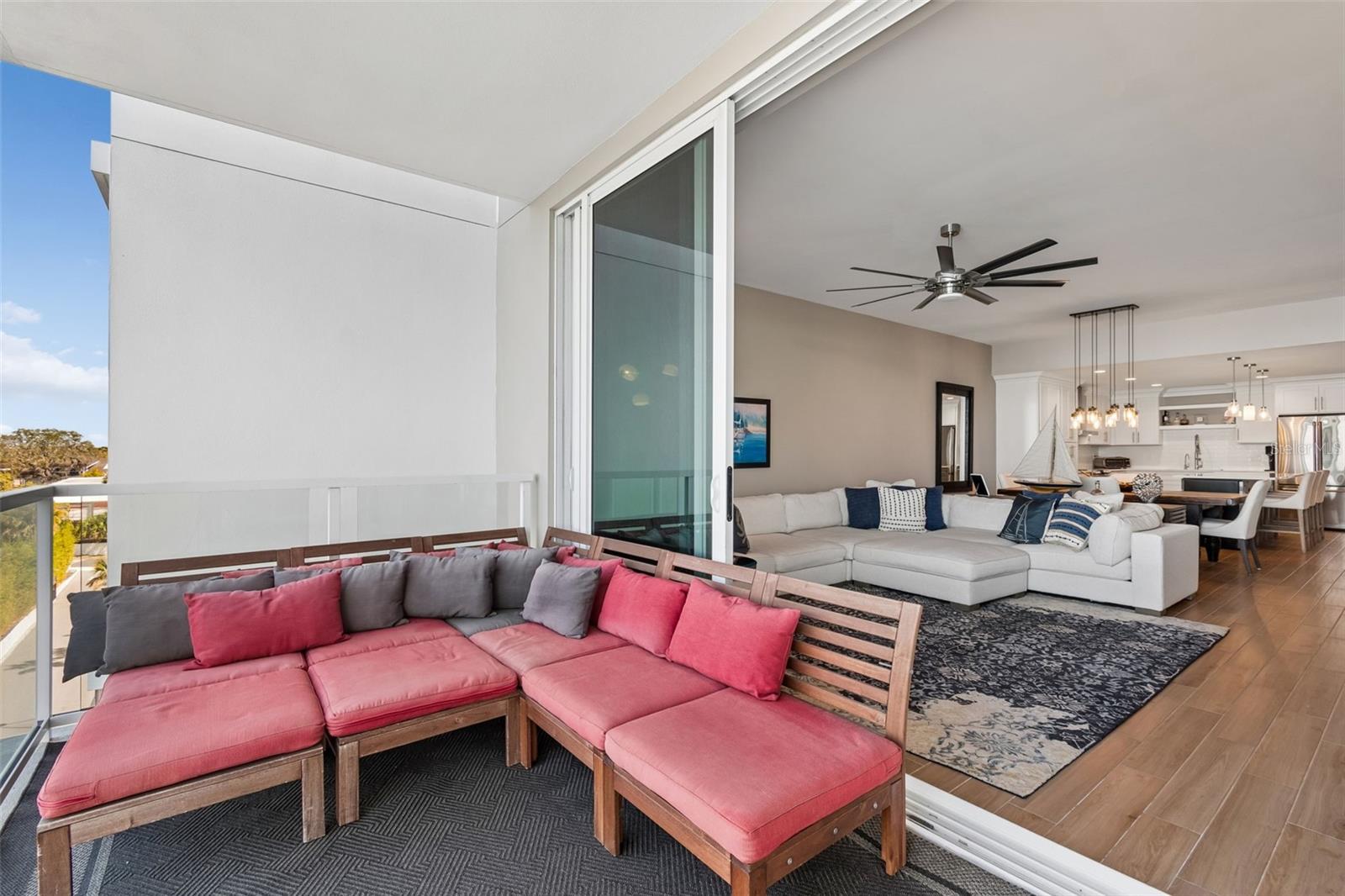 Image 32 of 100 For 920 Osceola Avenue 604