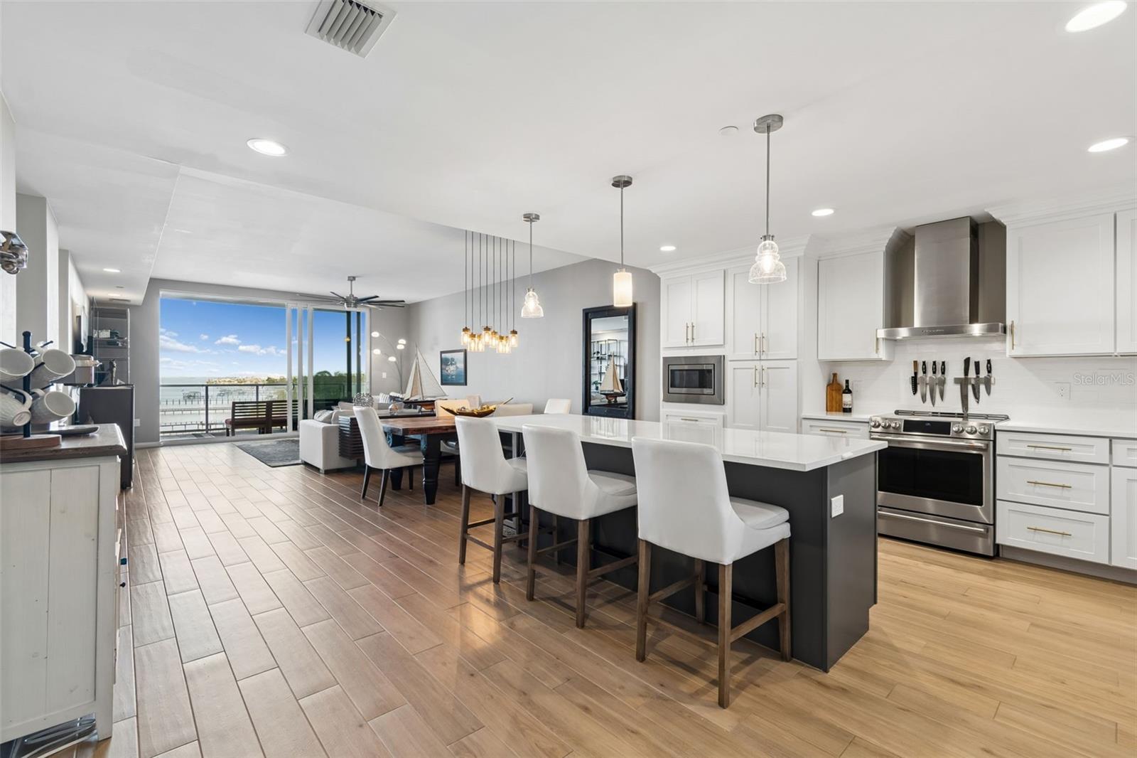 Image 7 of 100 For 920 Osceola Avenue 604