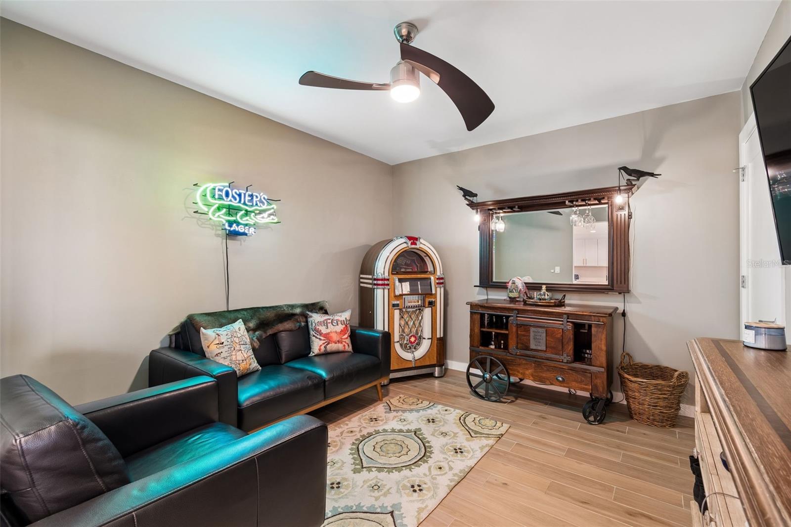 Image 72 of 100 For 920 Osceola Avenue 604