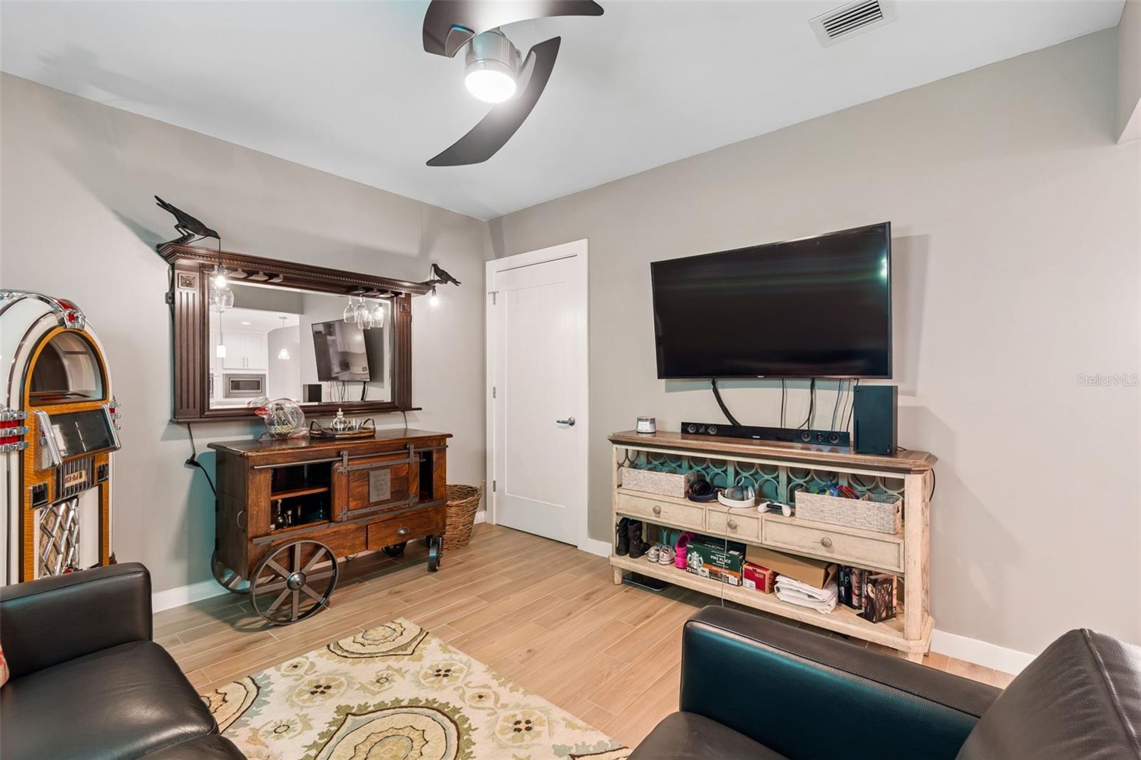 Image 74 of 100 For 920 Osceola Avenue 604