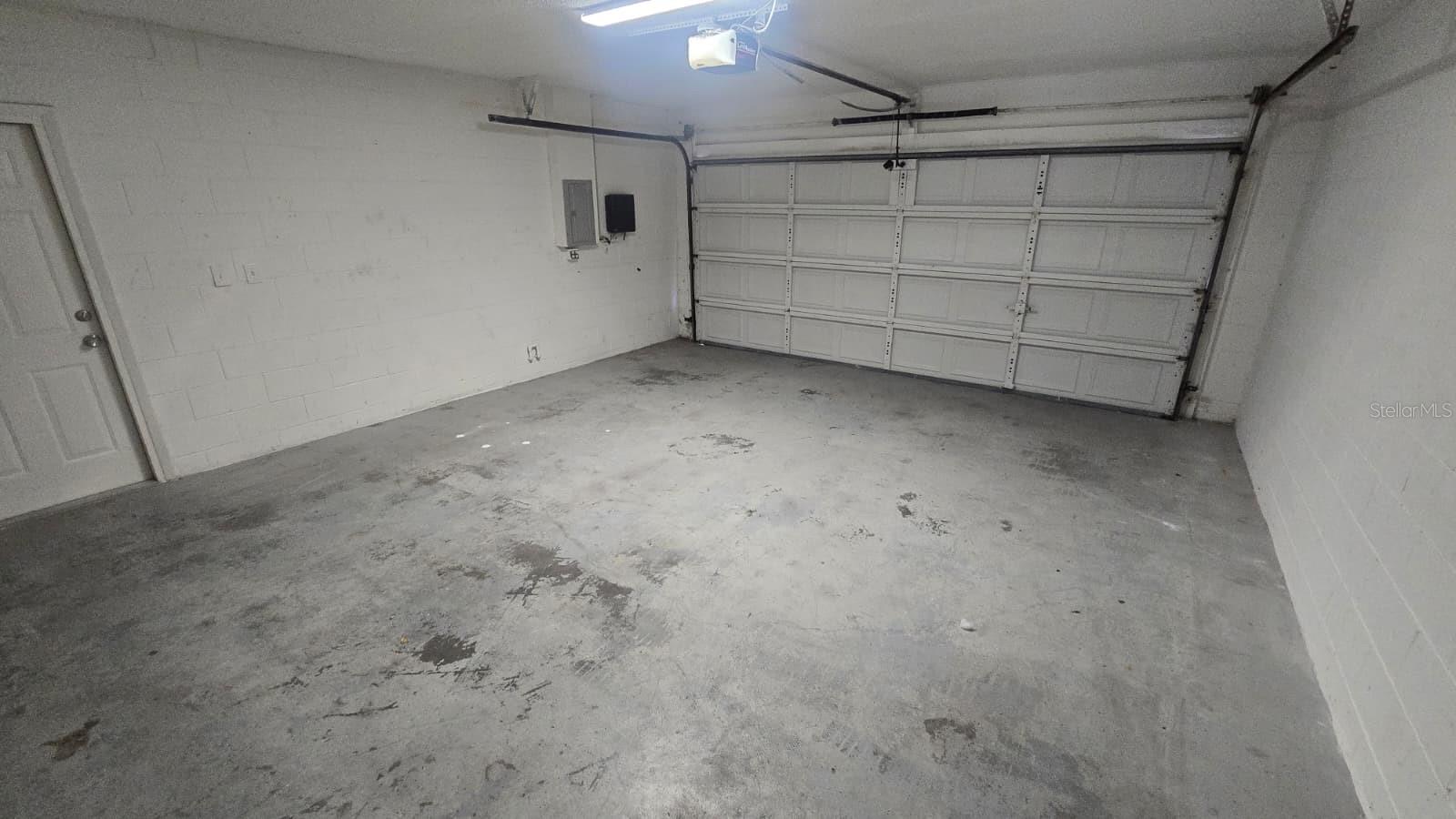 Listing photo id 8 for 1407 Foxboro Drive