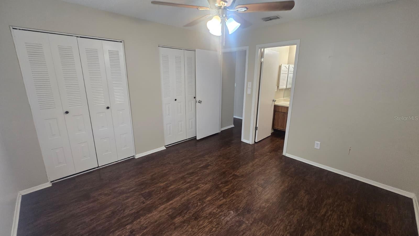 Listing photo id 3 for 1407 Foxboro Drive