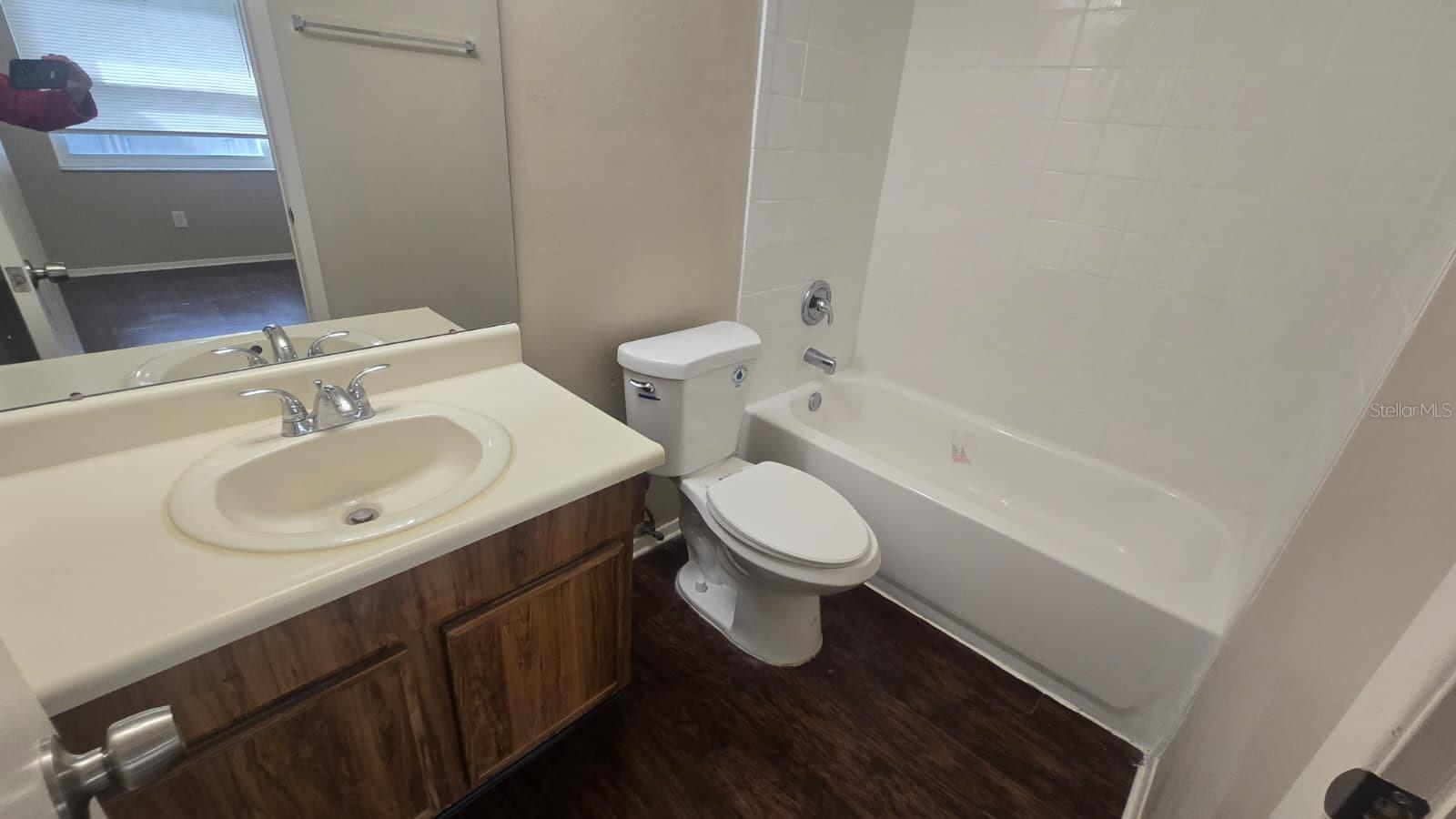 Listing photo id 4 for 1407 Foxboro Drive