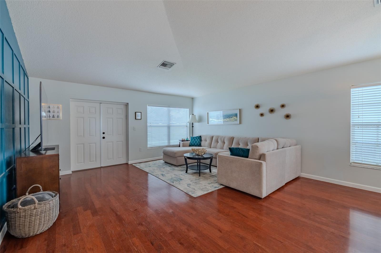 Image 10 of 31 For 1221 Franford Drive