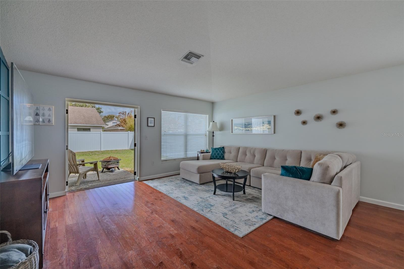 Image 11 of 31 For 1221 Franford Drive