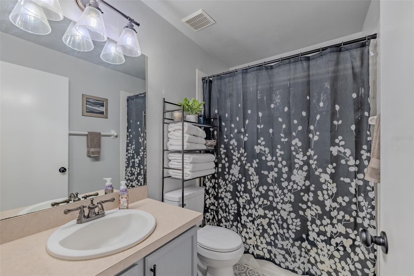 Image 19 of 31 For 1221 Franford Drive