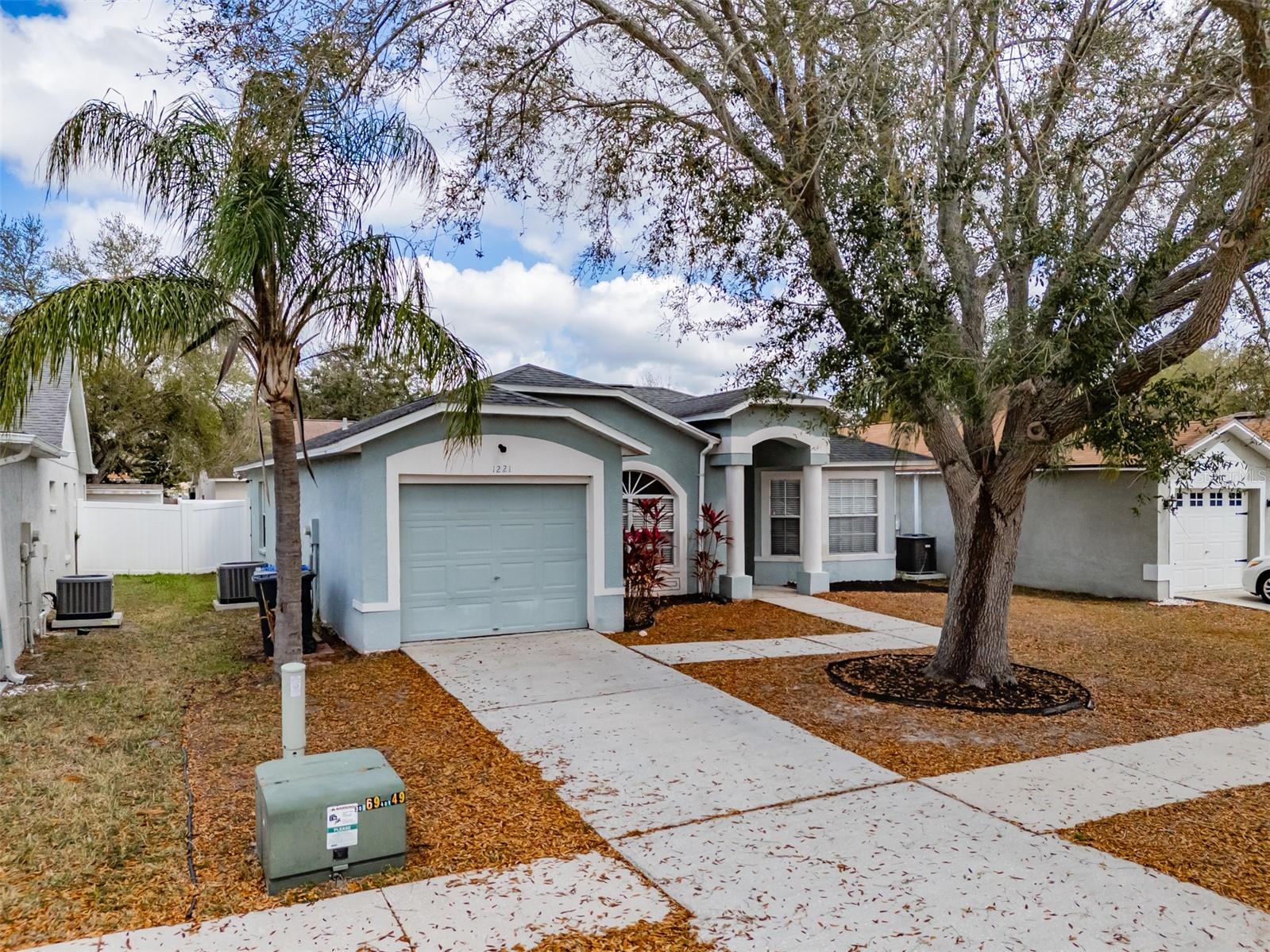 Image 5 of 31 For 1221 Franford Drive