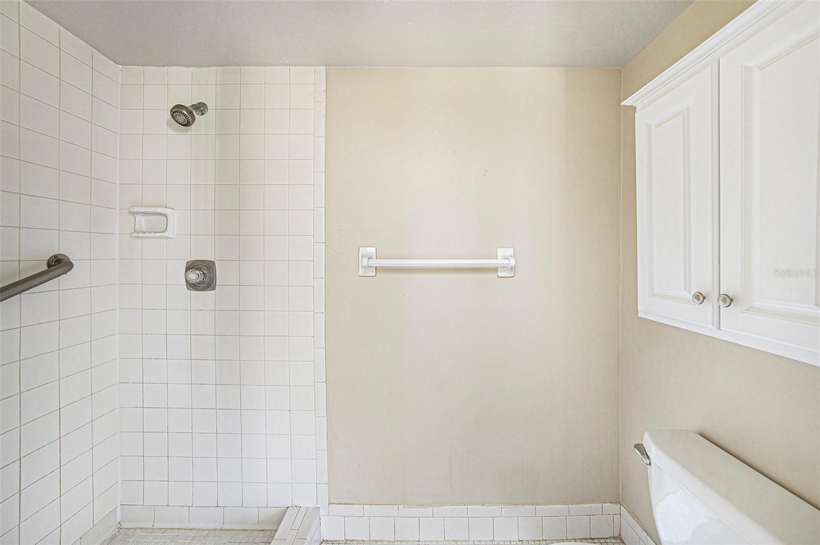 Image 18 of 26 For 141 Lakeview Way 141