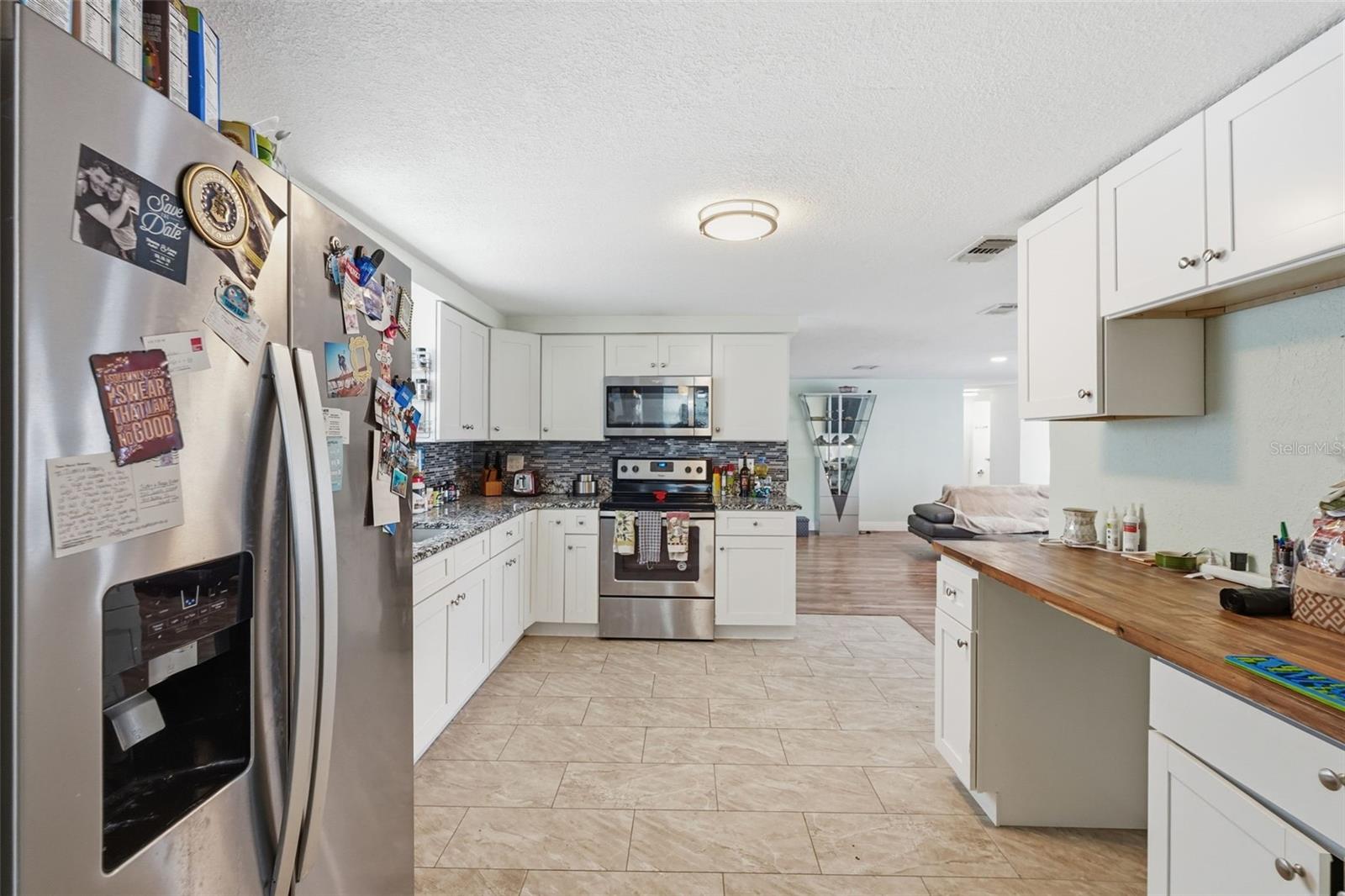 Listing photo id 10 for 7510 Judith Crescent