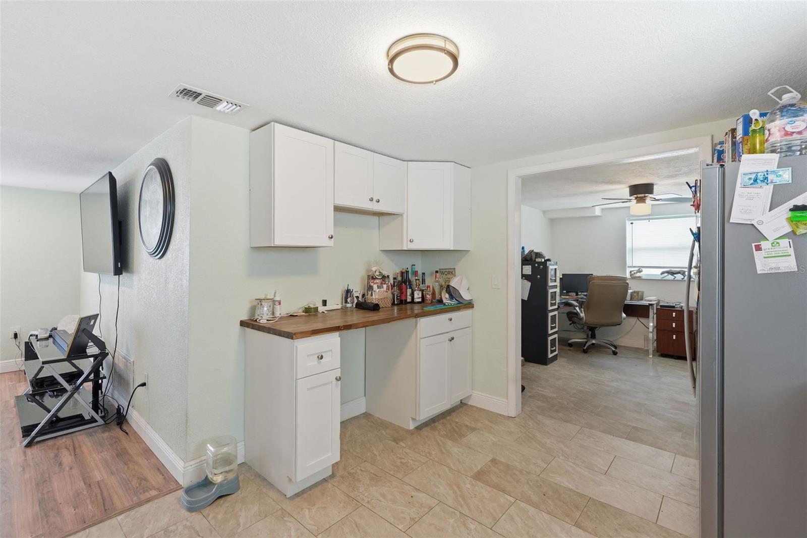 Listing photo id 11 for 7510 Judith Crescent