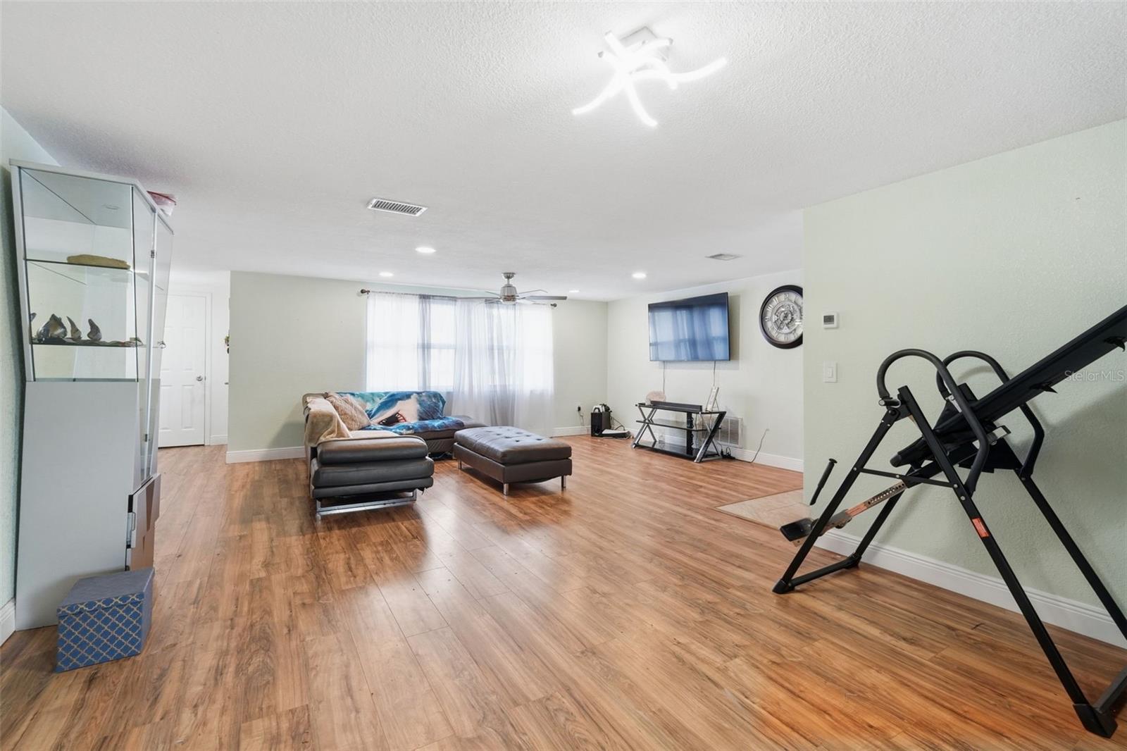 Listing photo id 17 for 7510 Judith Crescent