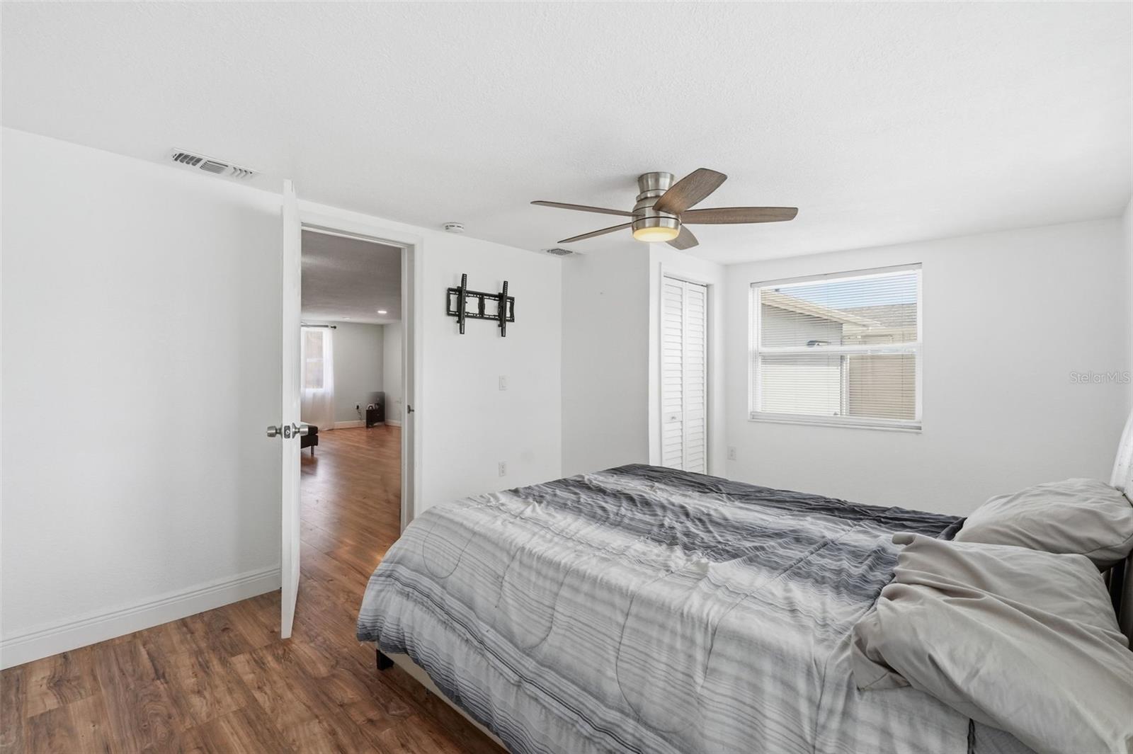 Listing photo id 24 for 7510 Judith Crescent