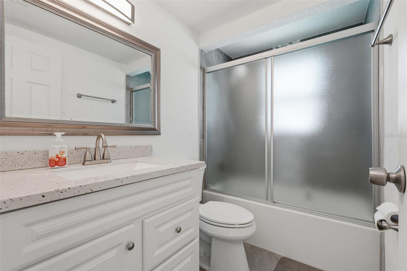 Listing photo id 25 for 7510 Judith Crescent