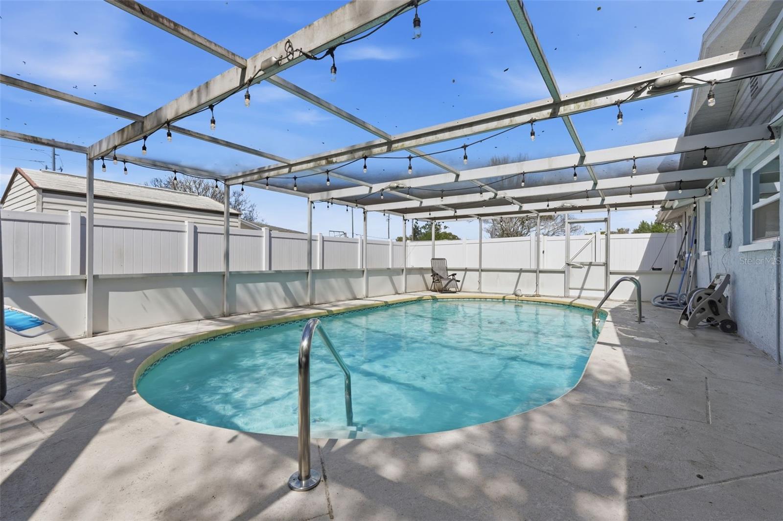 Listing photo id 28 for 7510 Judith Crescent