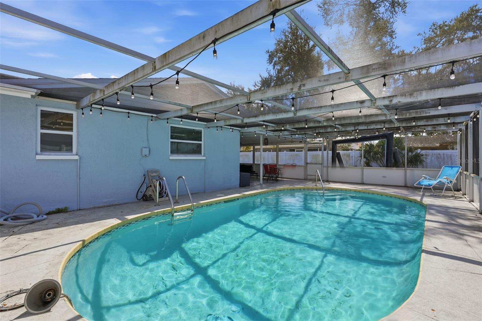 Listing photo id 29 for 7510 Judith Crescent