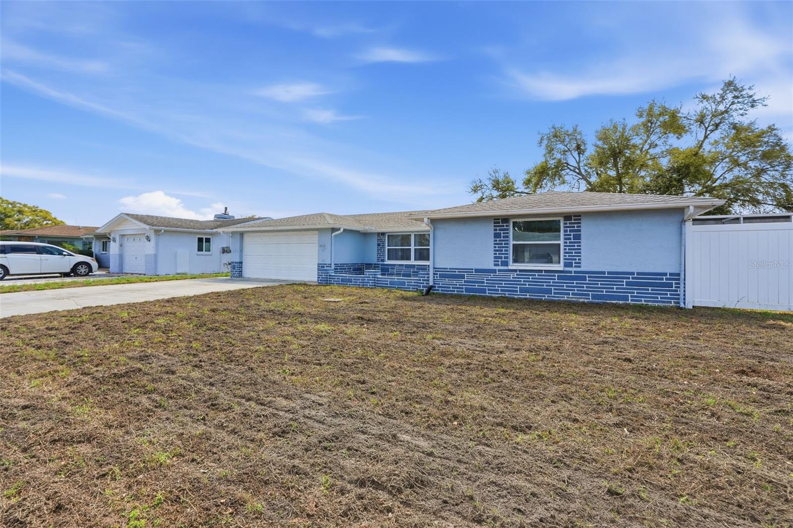 Listing photo id 37 for 7510 Judith Crescent