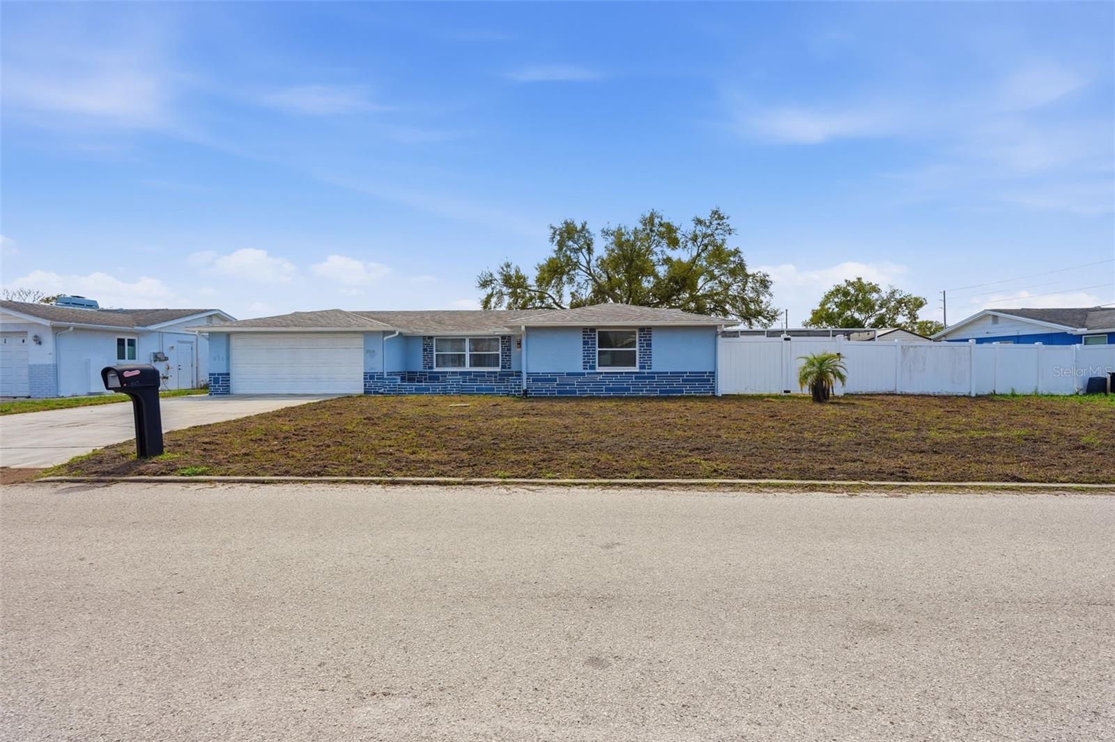 Listing photo id 39 for 7510 Judith Crescent