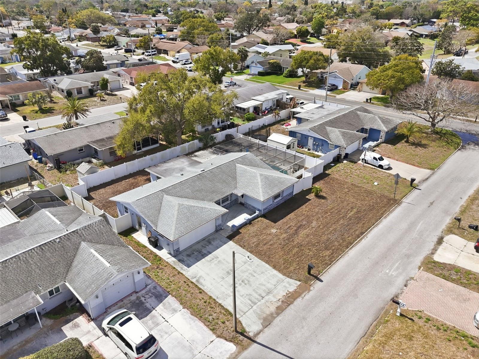 Listing photo id 45 for 7510 Judith Crescent