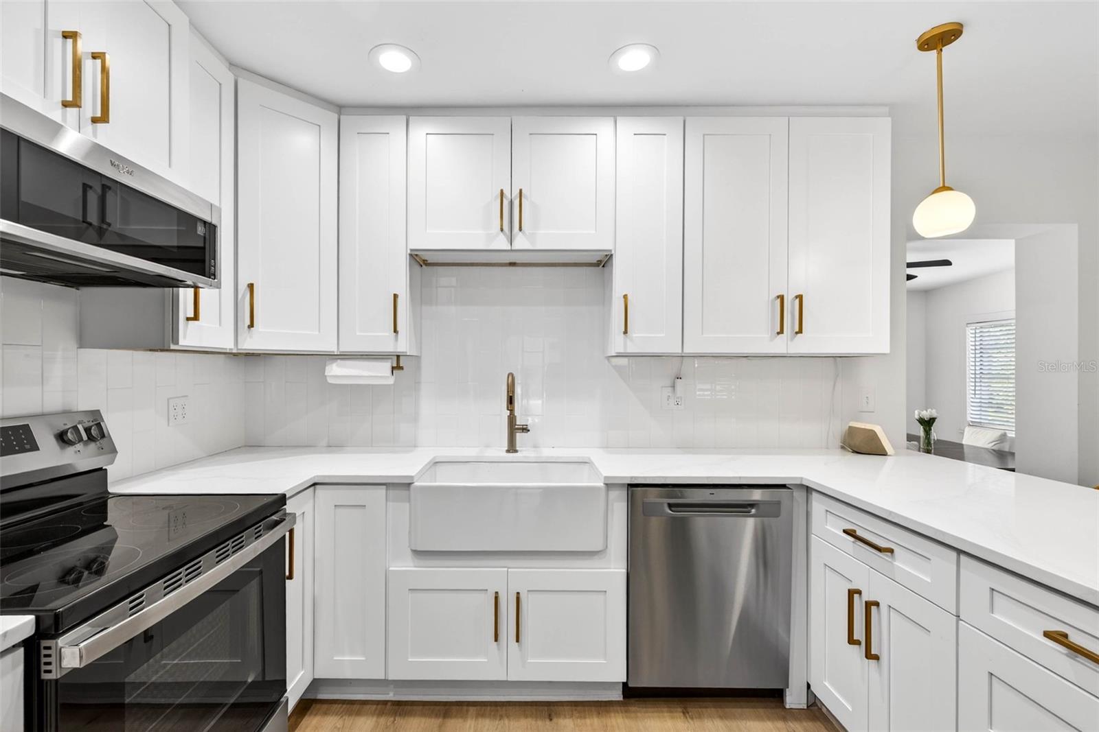 Image 11 of 51 For 406 Flora Street