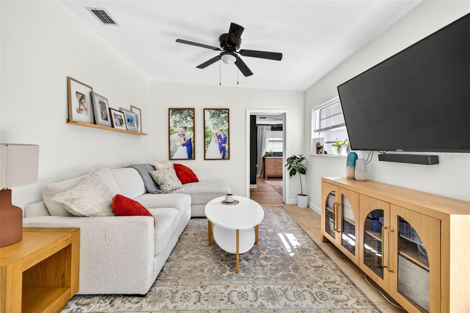 Image 16 of 51 For 406 Flora Street