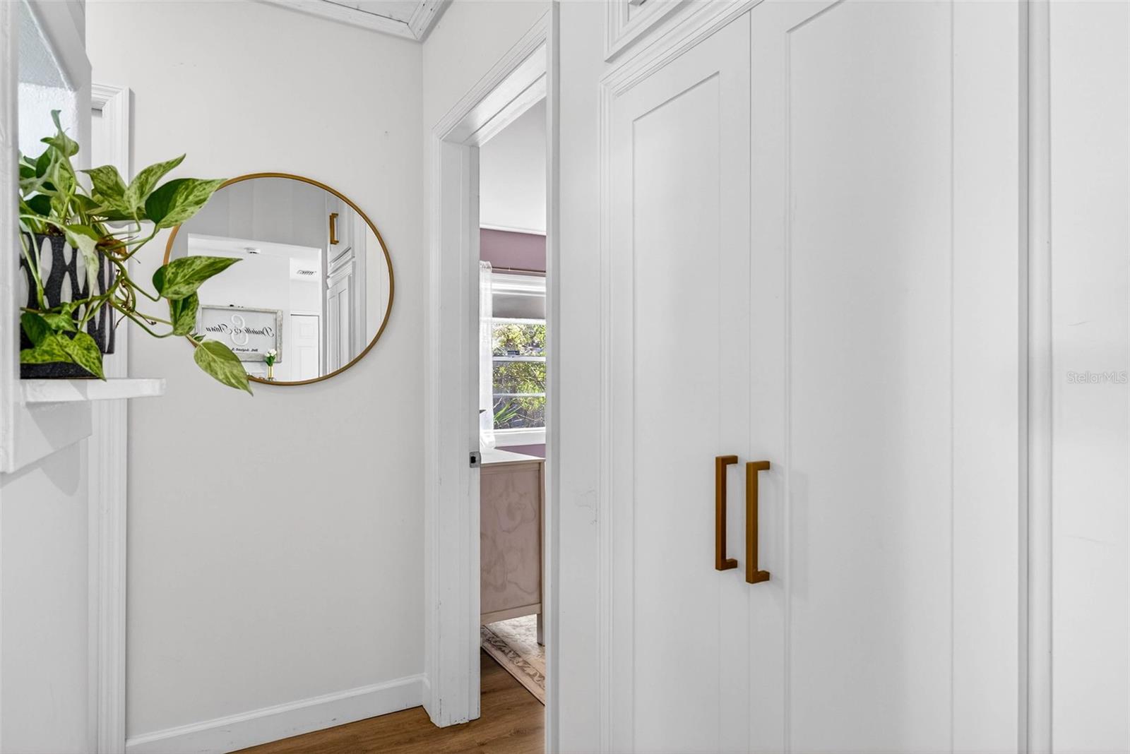 Image 17 of 51 For 406 Flora Street